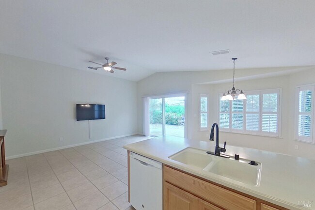 Foto del edificio - 708 Livingston Pl