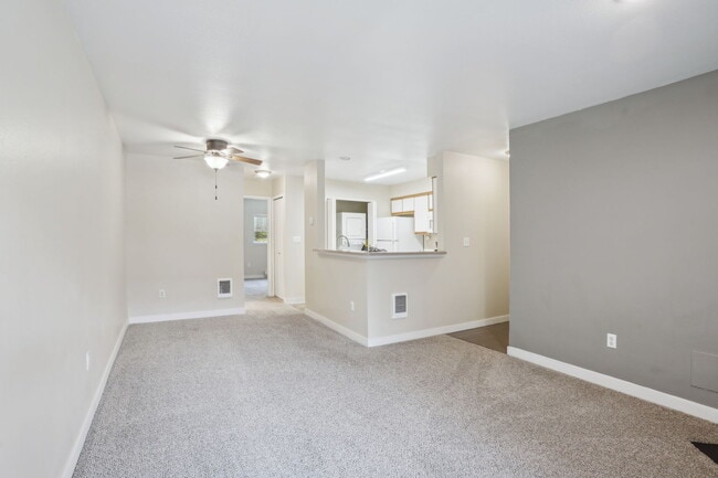 Building Photo - Stratford Apartments