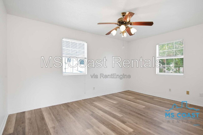 Building Photo - 15317 Waycross Dr