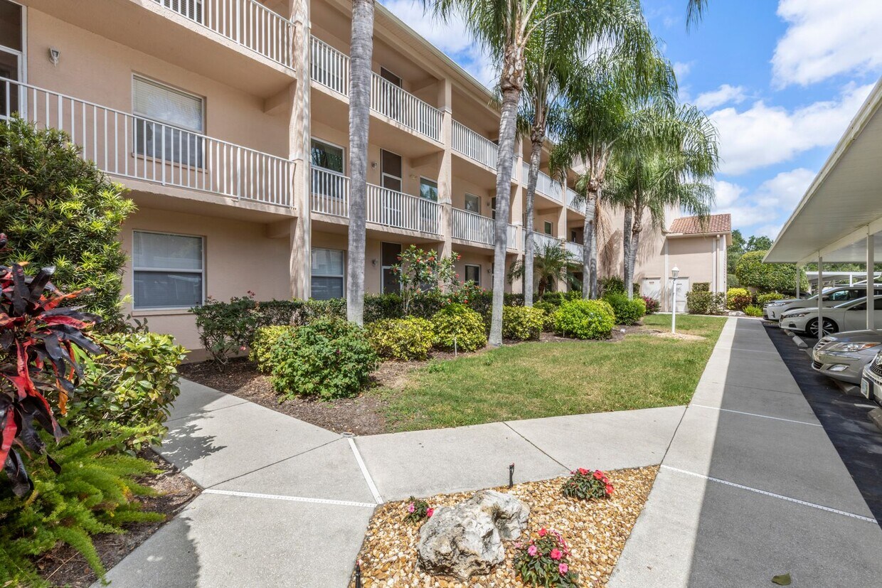 SEASONAL GORGEOUS 2 BEDROOM, 2 BATHROOM CO... - SEASONAL GORGEOUS 2 BEDROOM, 2 BATHROOM CO...