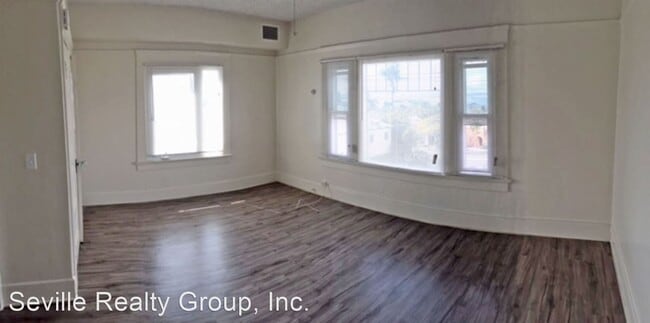 Building Photo - 2142 Fifth Ave
