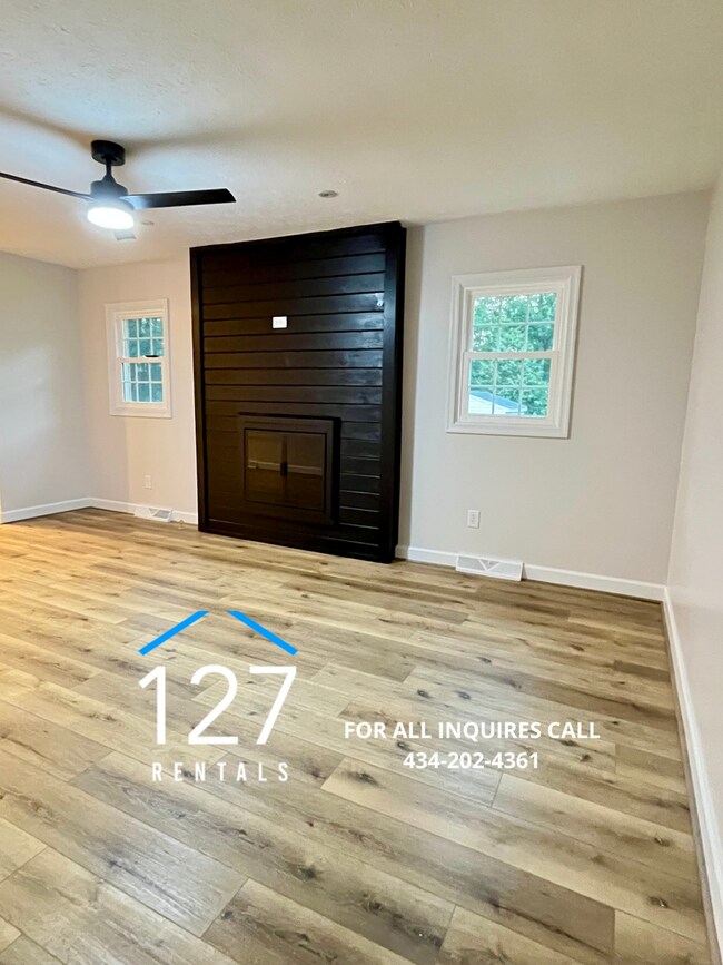 Foto del edificio - Beautifully Renovated 3 Bedroom Home in Pr...