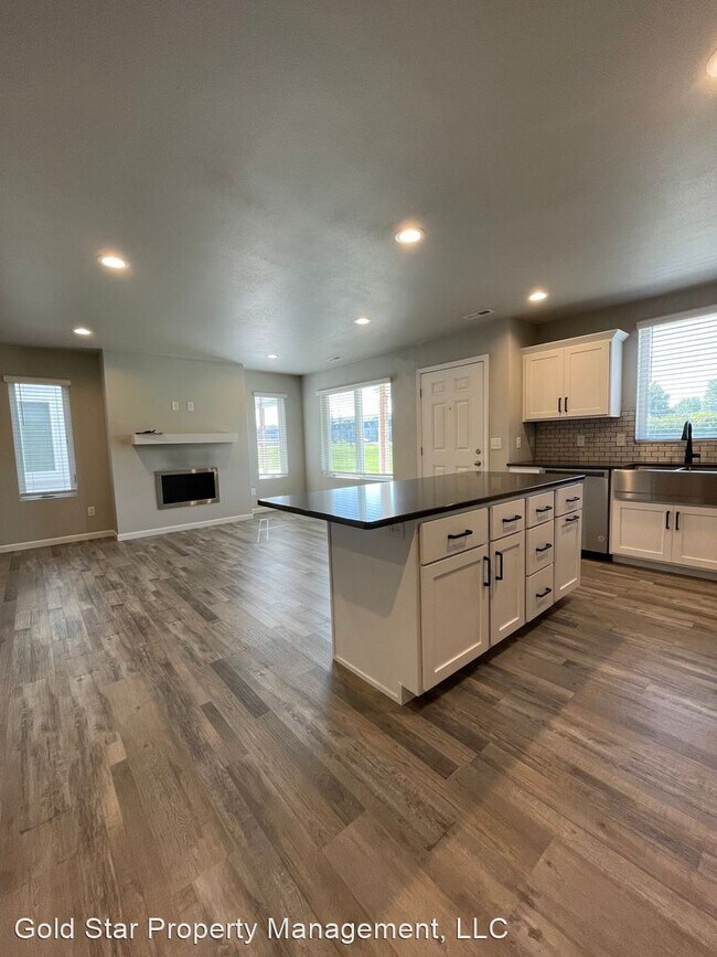 Building Photo - 3 br, 2.5 bath House - 3314 Kenner Loop
