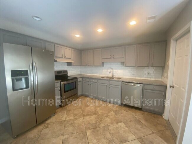 Building Photo - 8388 Cahaba Crossing Cir