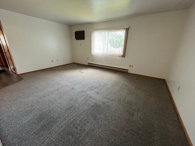 Foto del edificio - Ambassador 2 Bed 1 Bath Apartment