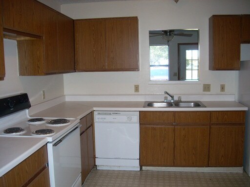 Building Photo - 828 E Prairie Hill Dr