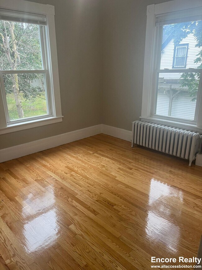 Building Photo - 186 Bowdoin St