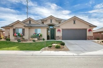 Building Photo - 1009 W 4100 S