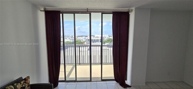 Foto del edificio - 1800 Collins Ave