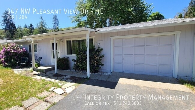 Foto del edificio - 347 NW Pleasant View Dr