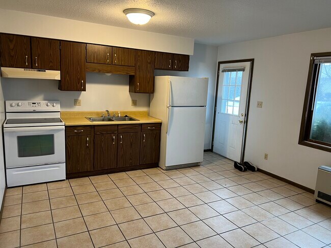 Foto del edificio - 4680 Vasey Ave