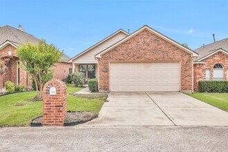 Building Photo - 119 Golfview Ct