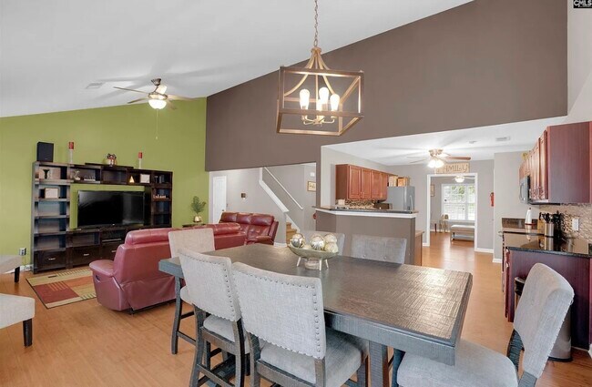 Foto del edificio - 946 Farnsworth Dr