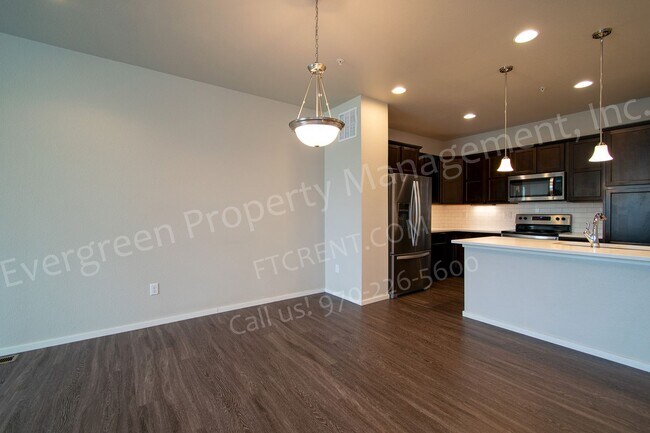 Foto del edificio - Beautiful 3-bed Townhome in a great location!