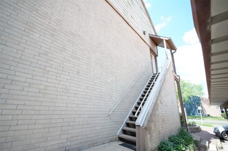 Building Photo - 8263 Sands Point Dr