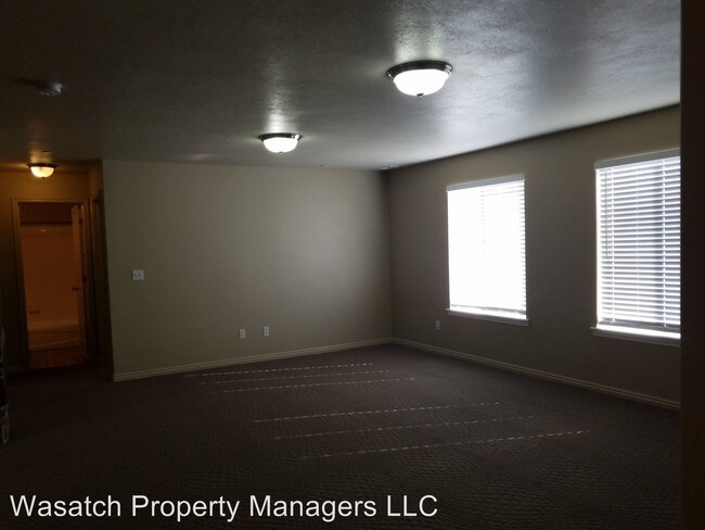 Building Photo - 929 W 670 S