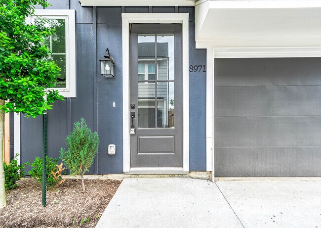 Building Photo - 8971 Lavender Springs Dr