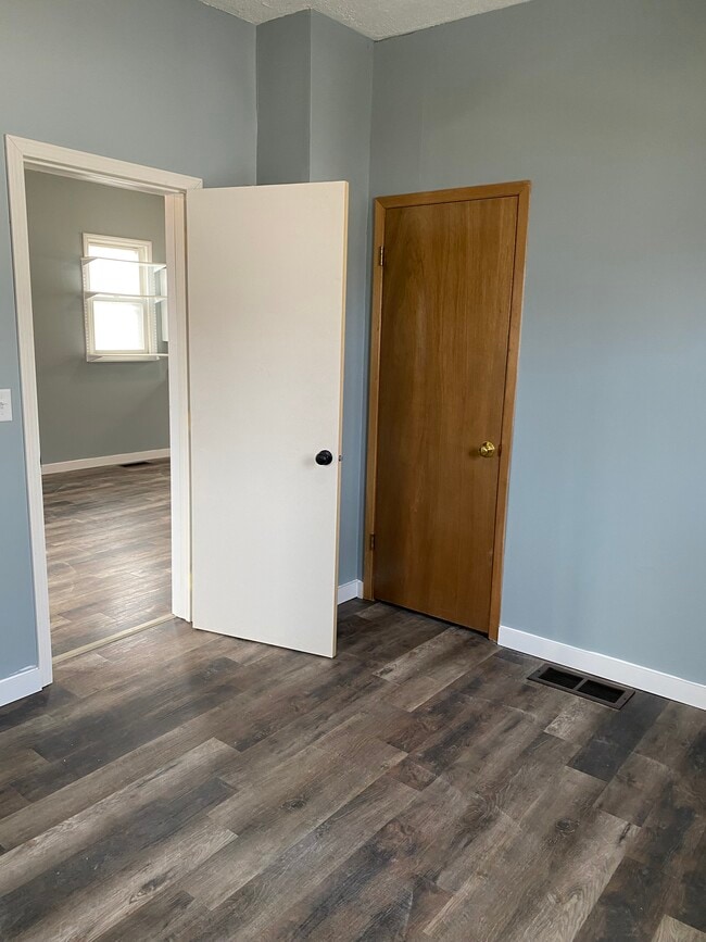 Main bedroom - 608 4th St SE