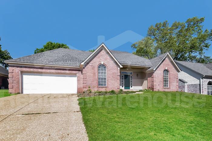 Primary Photo - Spacious Olive Branch Home