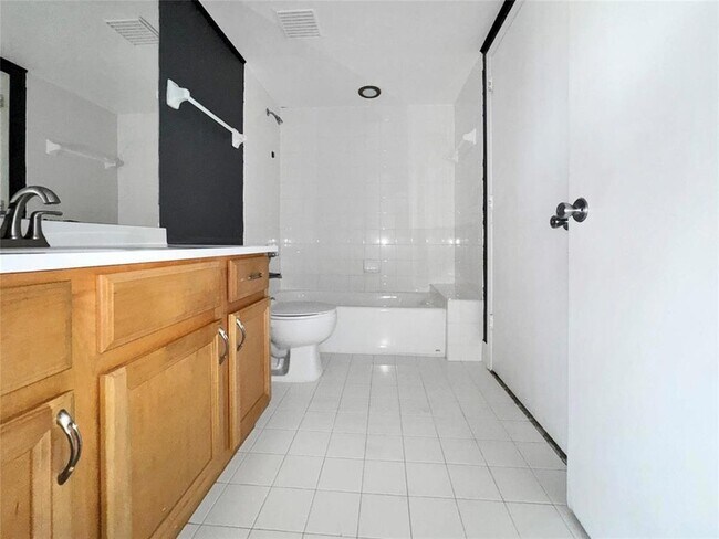 Foto del edificio - 200 E Dania Beach Blvd