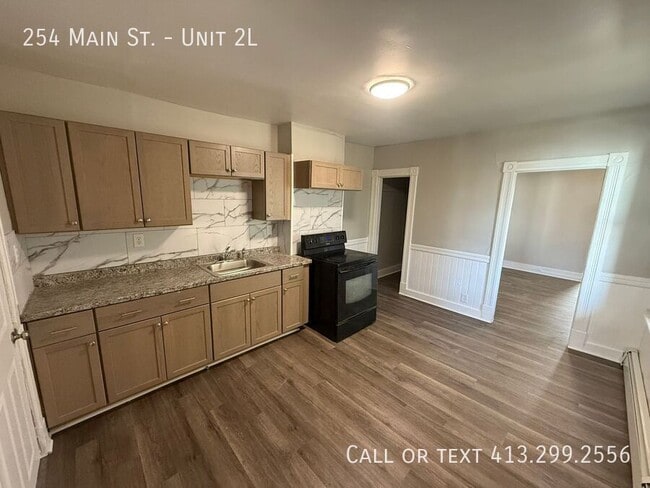 Photo - 254 Main St Apartment