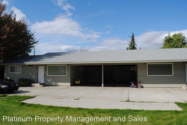 Foto del edificio - 1037-1039 Eastmont Ave