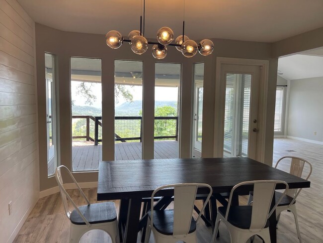 Building Photo - NEW ON MARKET