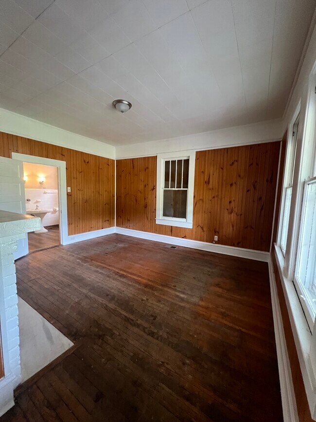 Foto del edificio - 732 Crescent Ridge Rd NE