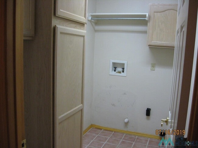 Building Photo - 808 Laurelwood Dr