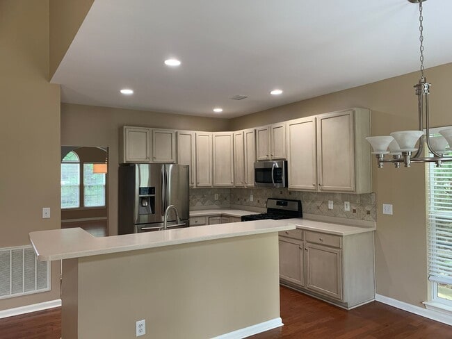 Foto del edificio - Move-in Ready 5 bedroom, 3.5 bath house lo...