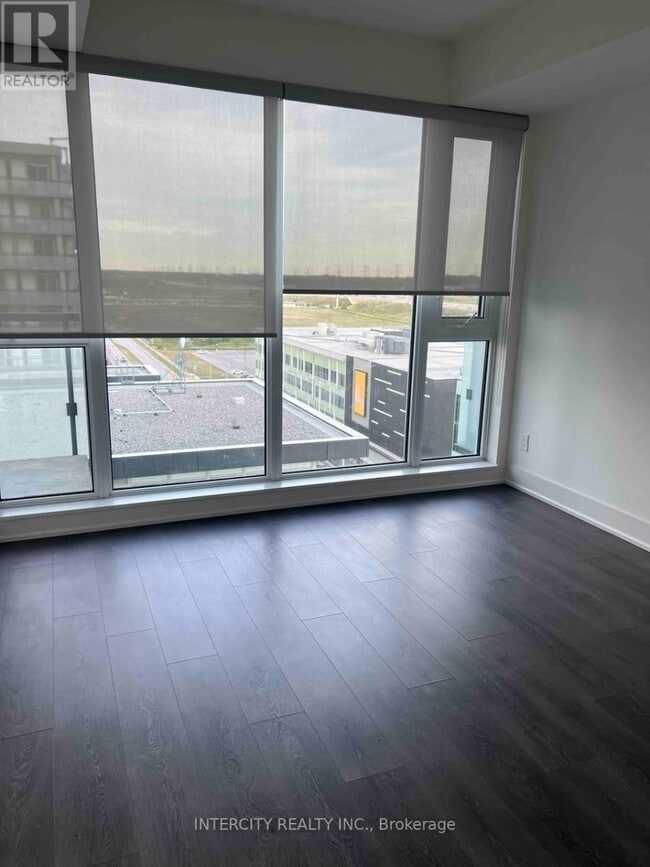 Photo du bâtiment - 8081-J8081 Birchmount Rd