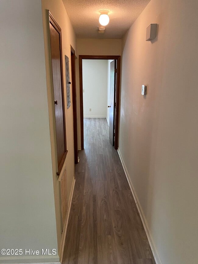 Foto del edificio - 3145 Caswell St