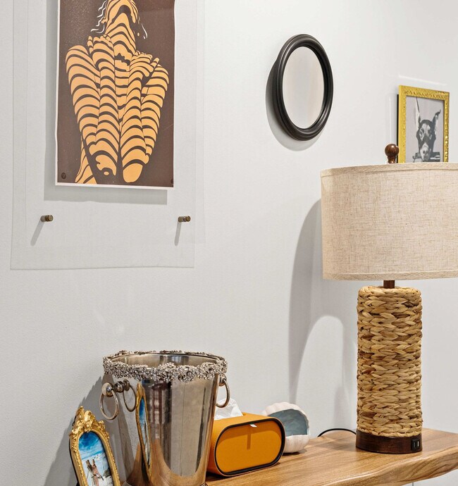 Foto del edificio - 300 Harrison Ave