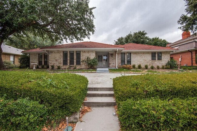 Foto del edificio - 717 Rochelle Blvd