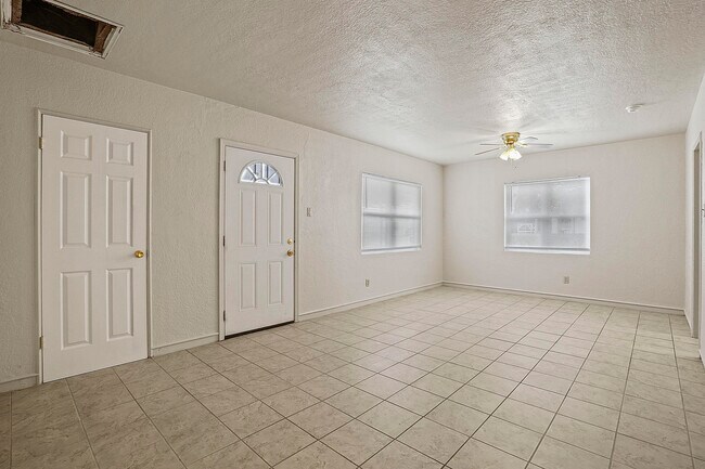 Building Photo - 1700 Weightman Cir