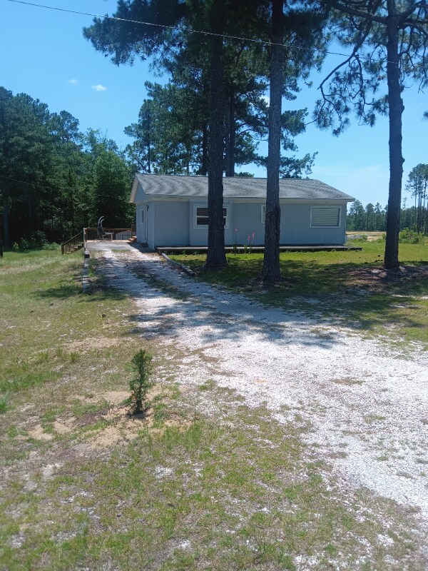 Foto principal - 255 Rowe Ave