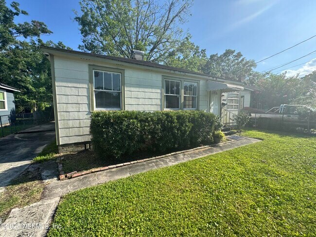 Foto del edificio - 4050 Dellwood Ave