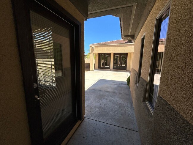Foto del edificio - Beautifully Remodeled Home in Anthem Count...