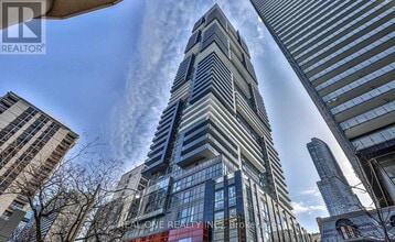Building Photo - 7 Grenville St