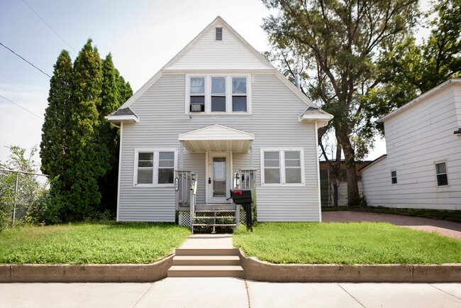 Building Photo - 508 N Duff St