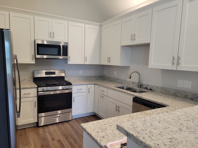 Foto del edificio - 2127 Briarpatch Dr