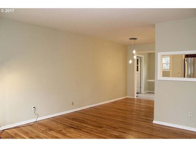 Foto del edificio - Charming Saint John's home with Washer/Dryer, Fenced Yard, Garage