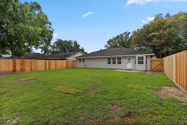 Building Photo - 3865 Jasmine Dr
