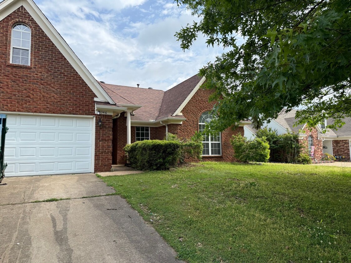 Primary Photo - 1346 Pendulum Dr N