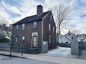 Building Photo - 9 Thames St