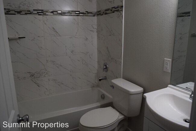 Building Photo - 3 br, 2 bath House - 1416 Manzanita Way