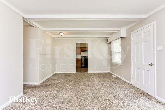 Foto del edificio - 23 Steeplechase Dr