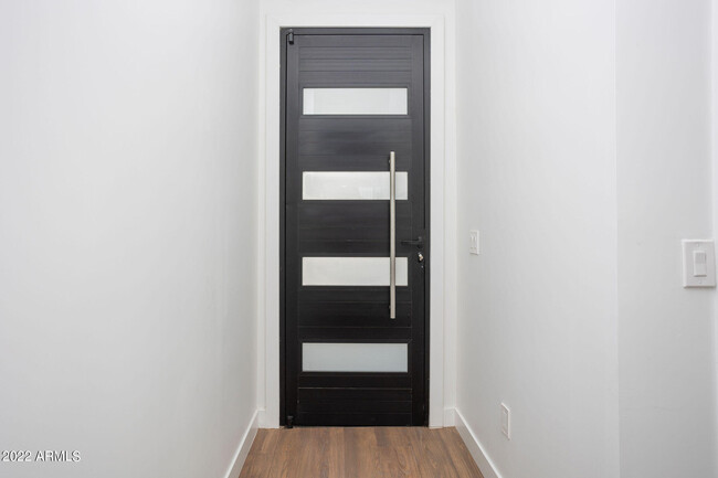 Foto del edificio - 6610 N 16th St