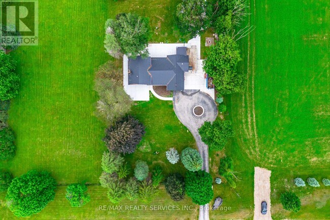 Photo du bâtiment - 5587 Wellington Rd 86