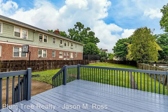Building Photo - 5 br, 3.5 bath House - 2040 Mills Ave.